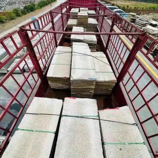 遂宁 黄金麻花岗岩荔枝面，光面毛板装车完成