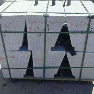 遂宁 芝麻白异形坐凳，石凳