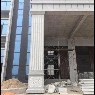 遂宁 芝麻白光面花岗岩门楼大柱（罗马柱）配雕花底座