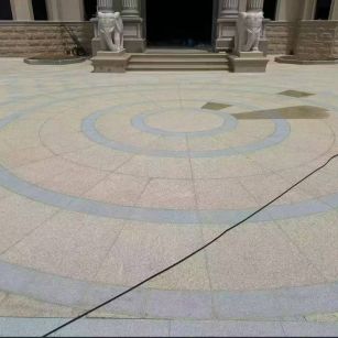 遂宁 黄金麻芝麻灰花岗岩石材地铺拼接效果