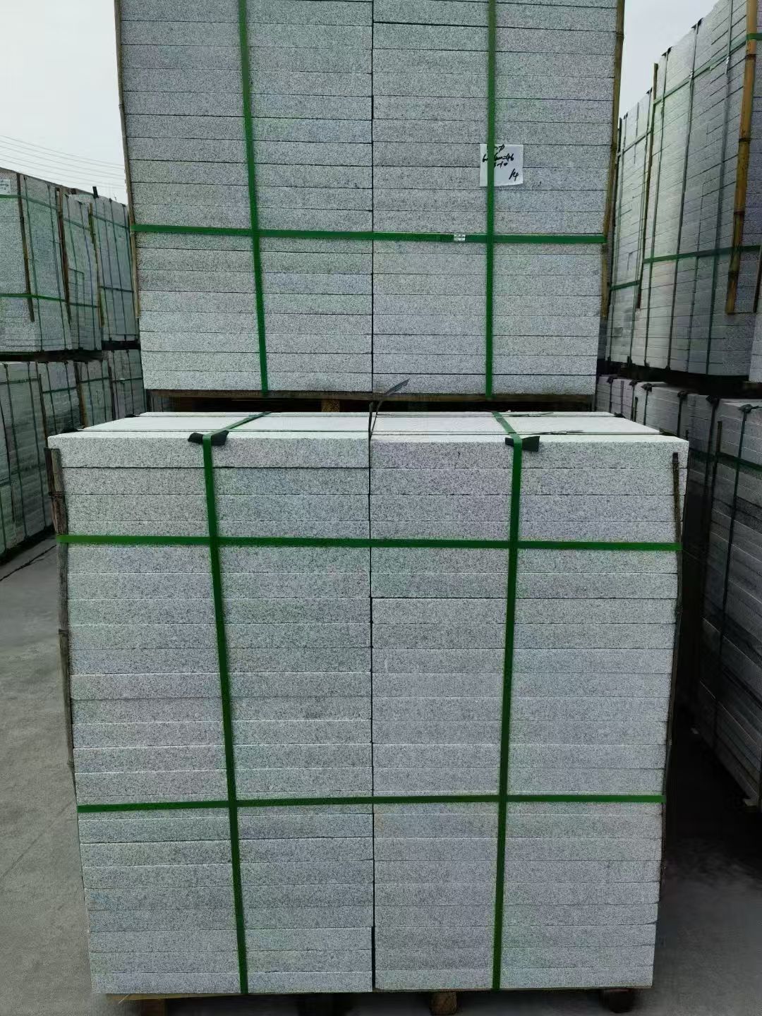 遂宁 芝麻白火烧，园林广场市政工程地铺石，1.8~5.0厚均有现货