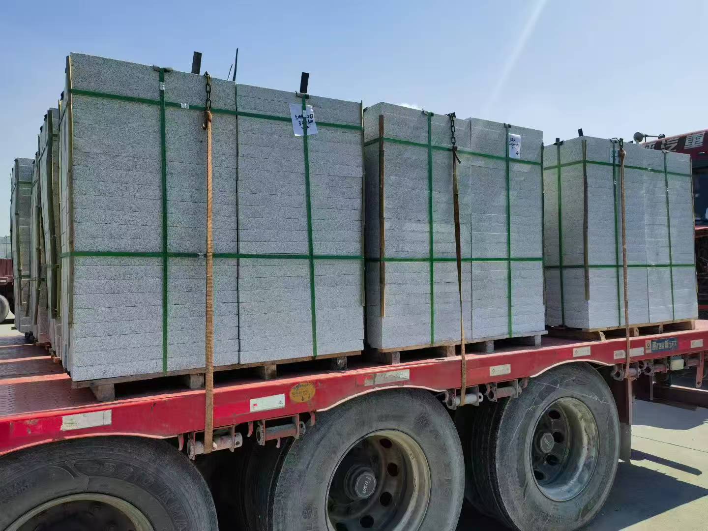 遂宁芝麻白花岗岩出货日常地铺石