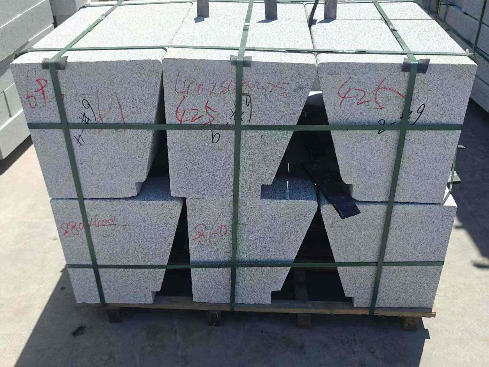 遂宁 芝麻白异形坐凳，石凳