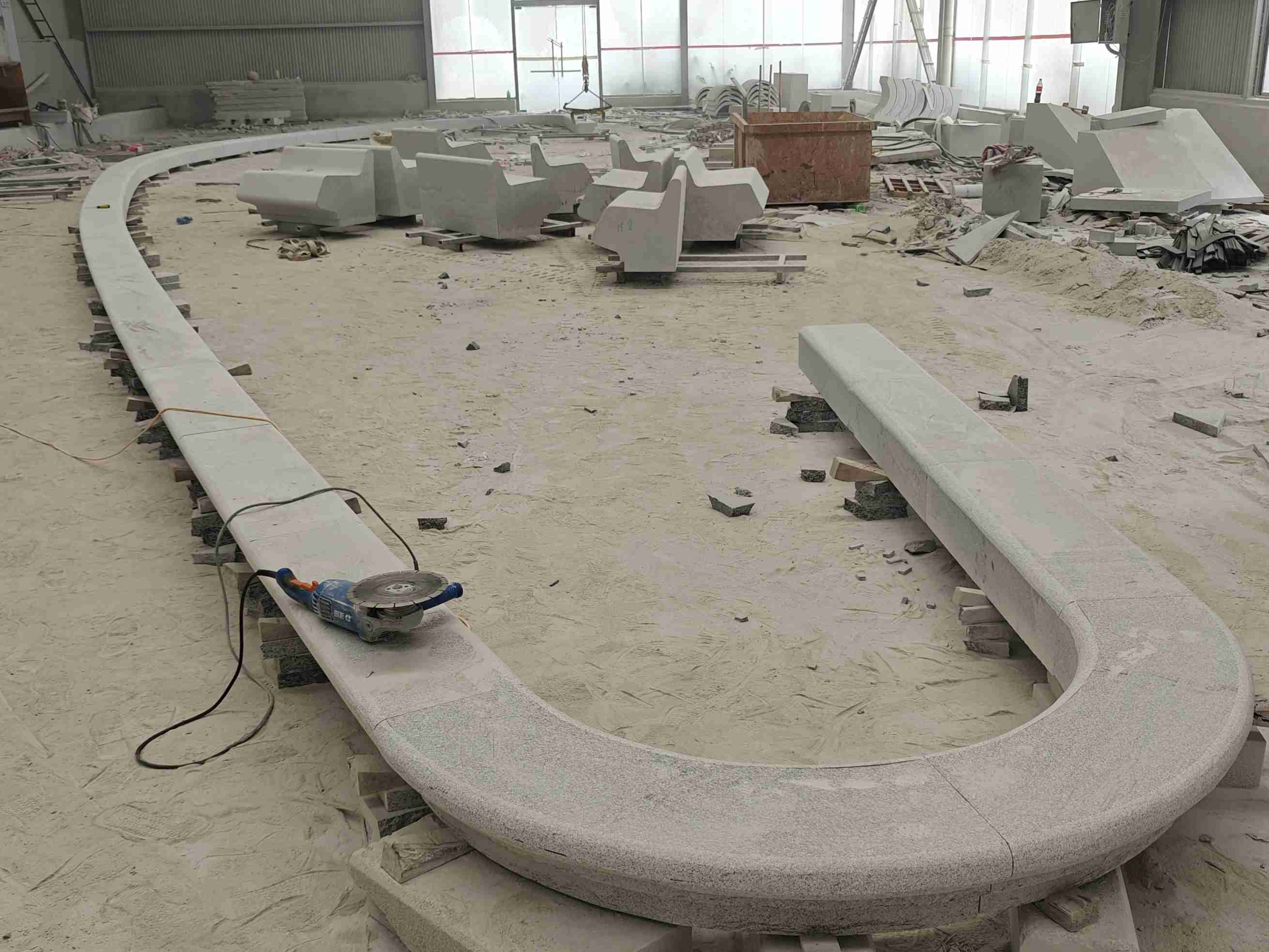 遂宁 芝麻白花岗岩弧形花坛石，坐凳石