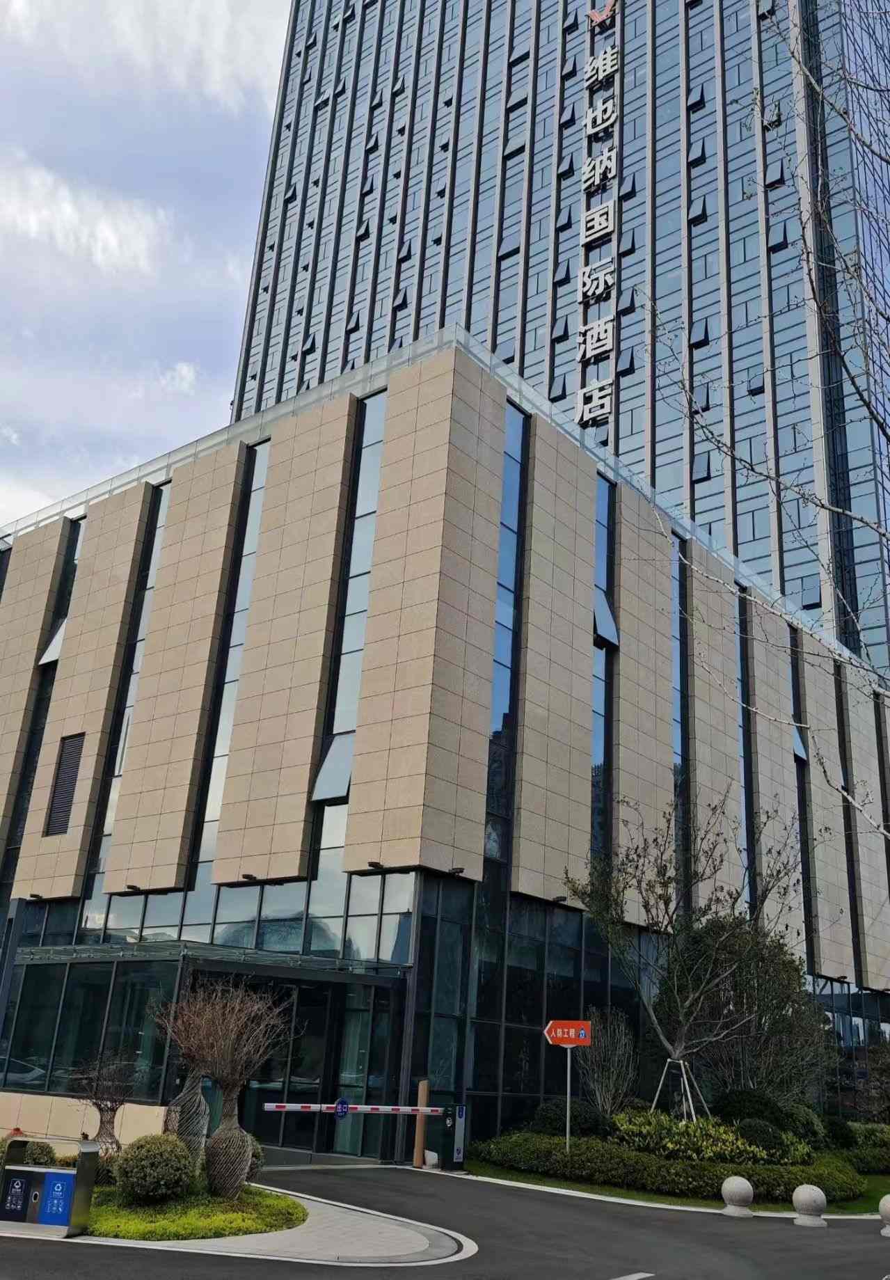 遂宁 黄金麻花岗岩外墙干挂