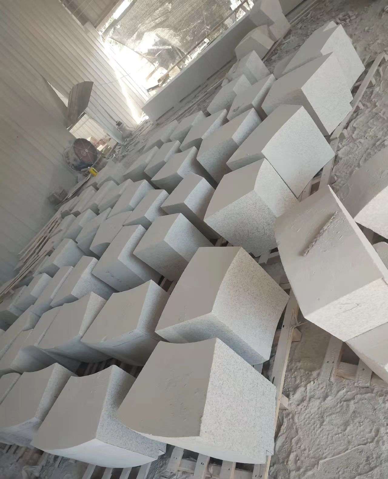 遂宁 白麻花岗岩异形坐凳