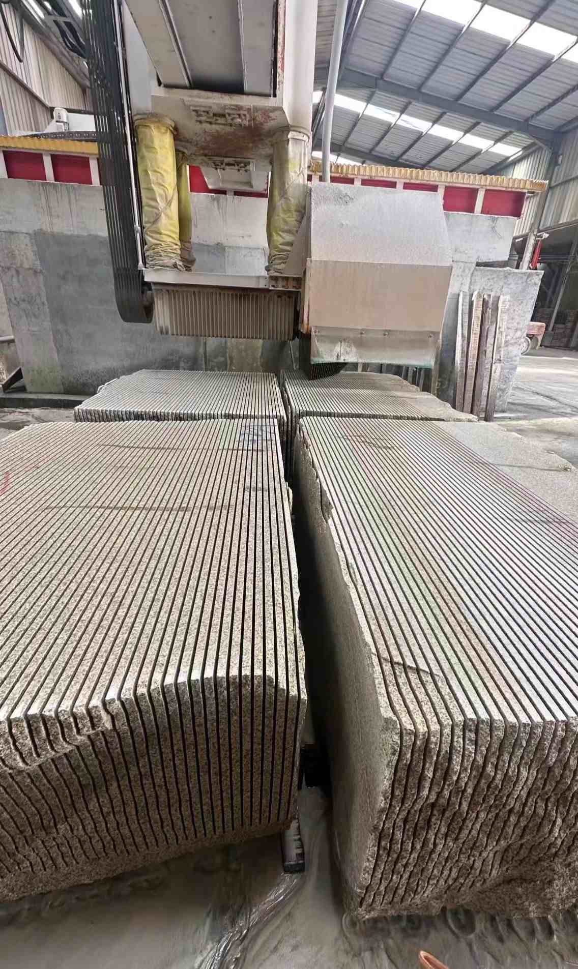 遂宁 车间生产日常，黄金麻白麻花岗岩