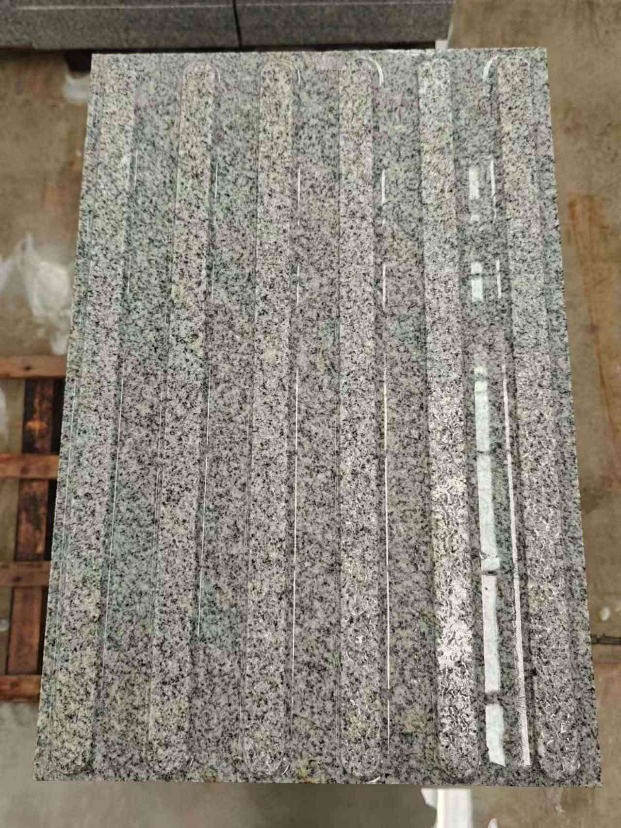 遂宁 芝麻白花岗岩荔枝面雕刻盲道，盲条