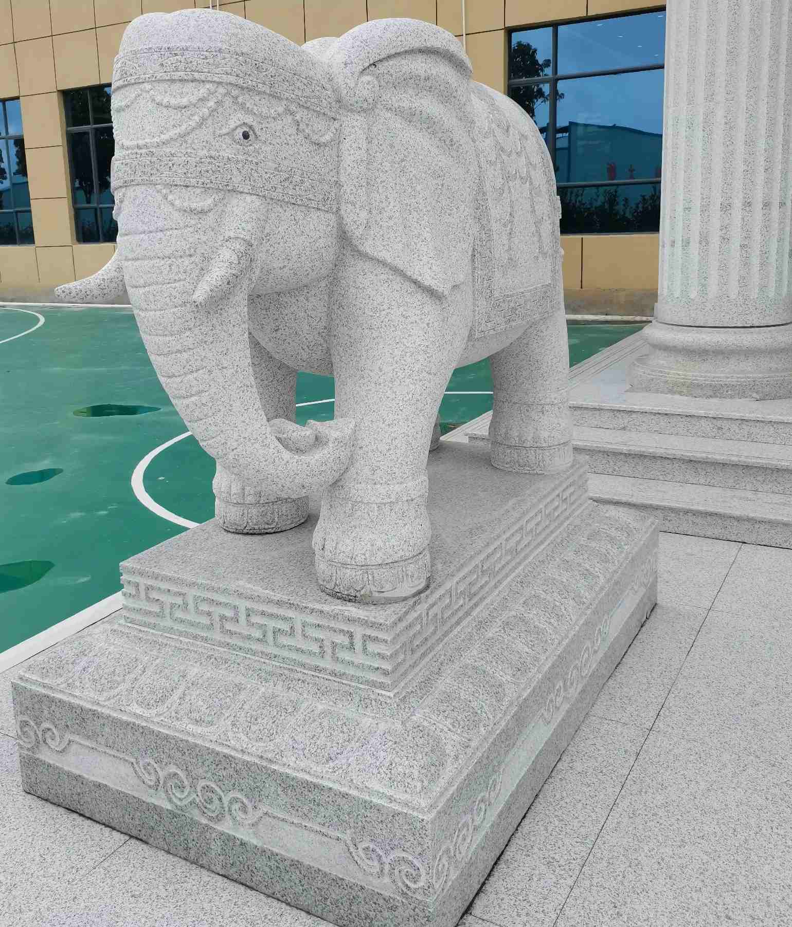 遂宁 白麻花岗岩动物异形石雕-大象
