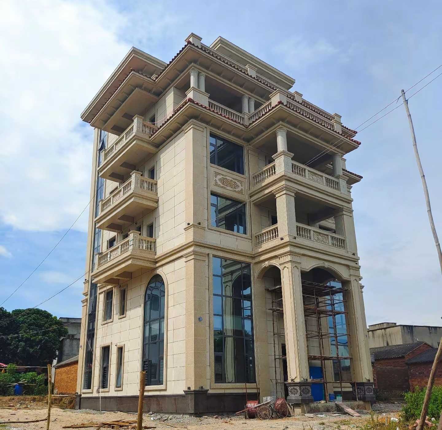 遂宁 黄金麻花岗岩石材别墅外墙干挂搭配（雕花栏杆花瓶柱门楼罗马柱）