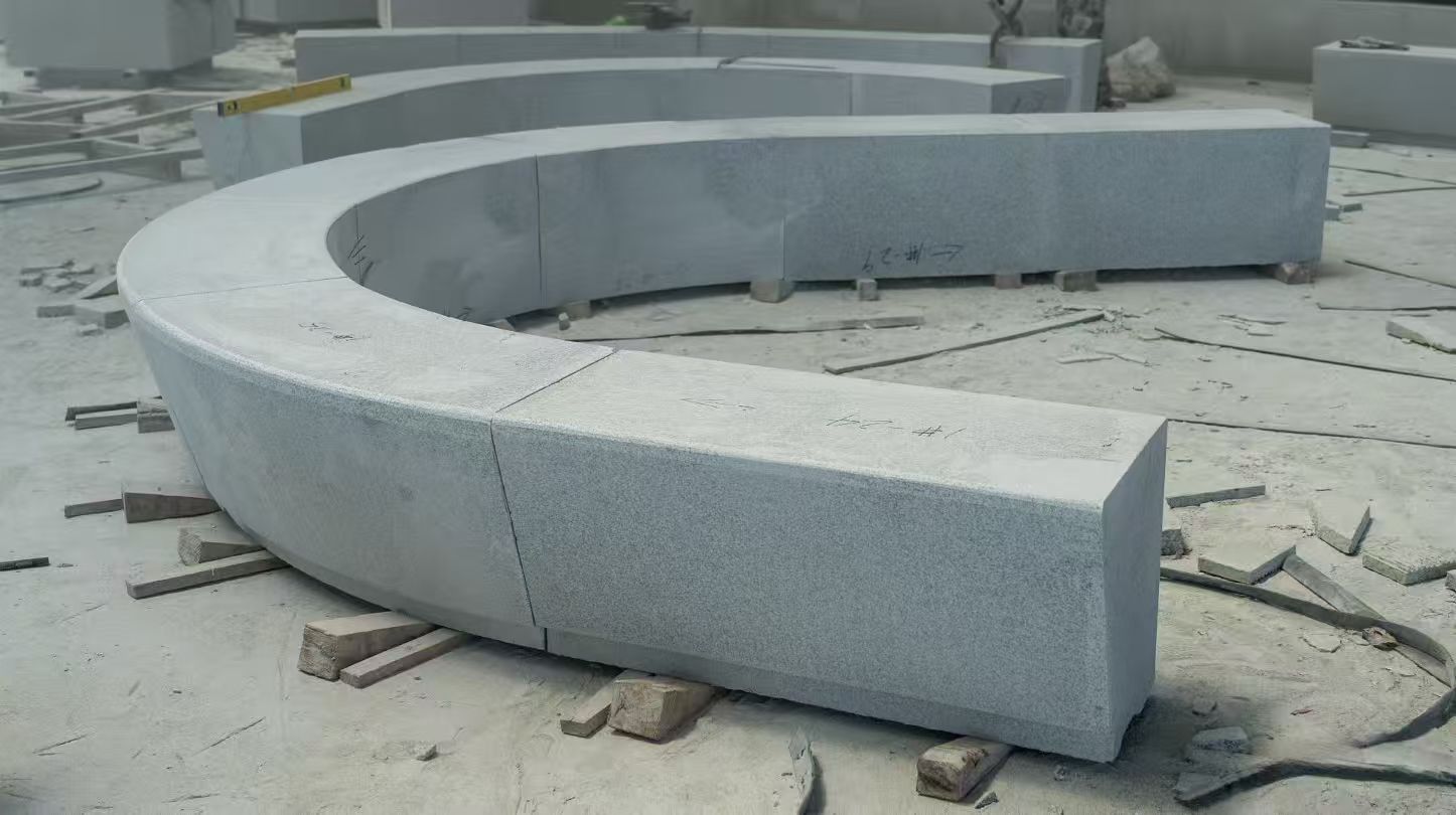 遂宁 芝麻白花岗岩光面弧形坐凳