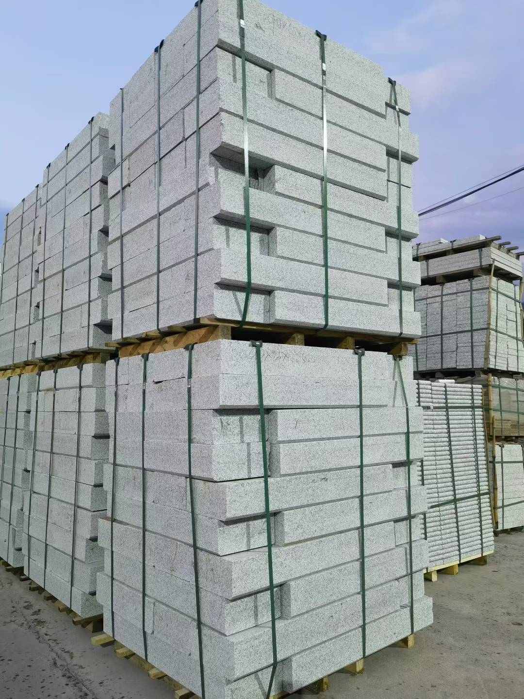 遂宁 芝麻白花岗岩路沿石，路缘石，路肩石，道牙，立缘石，马路牙子，街沿石，侧石等