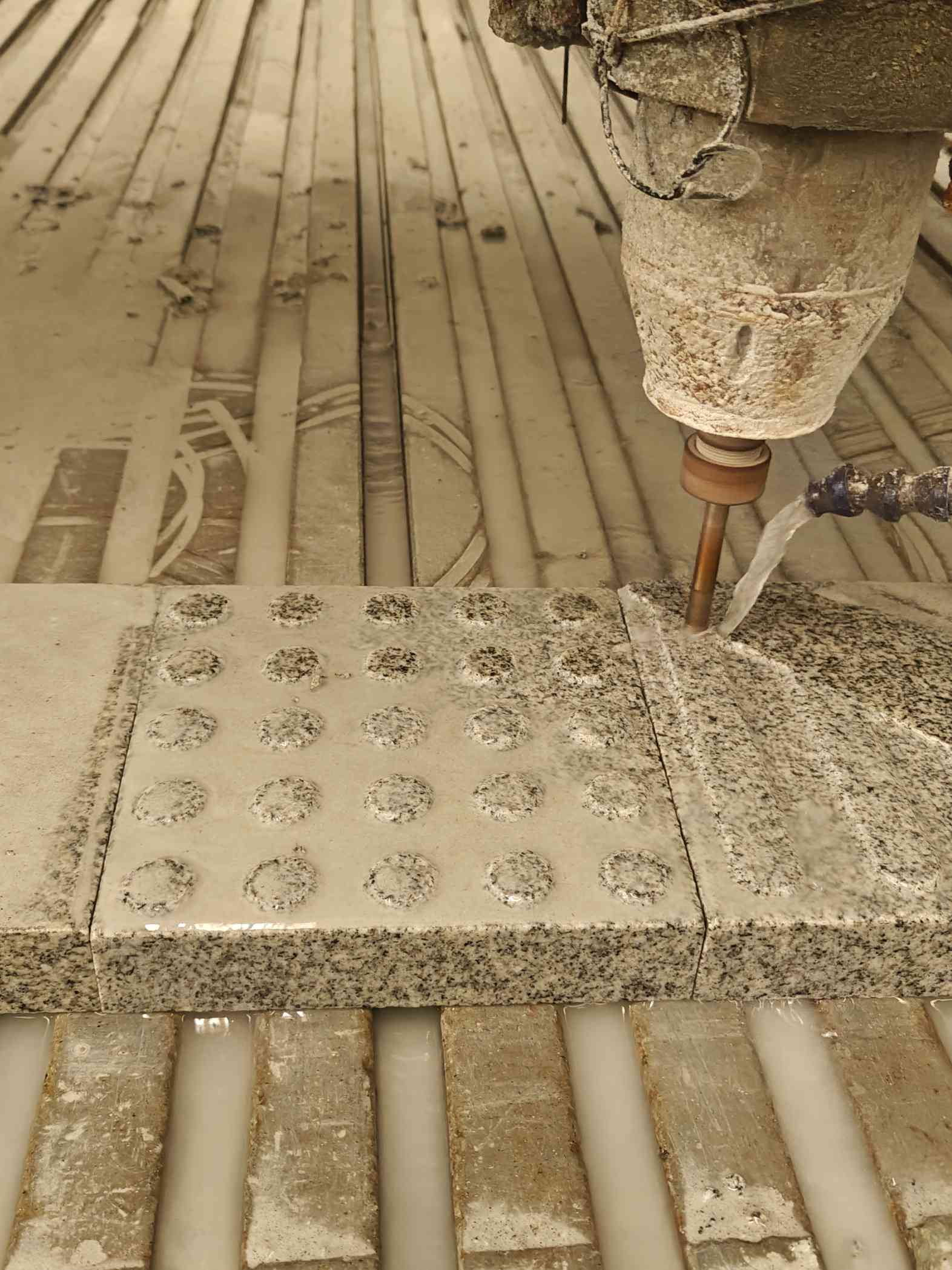 遂宁 芝麻白花岗岩石材盲人石、盲道石、盲点石