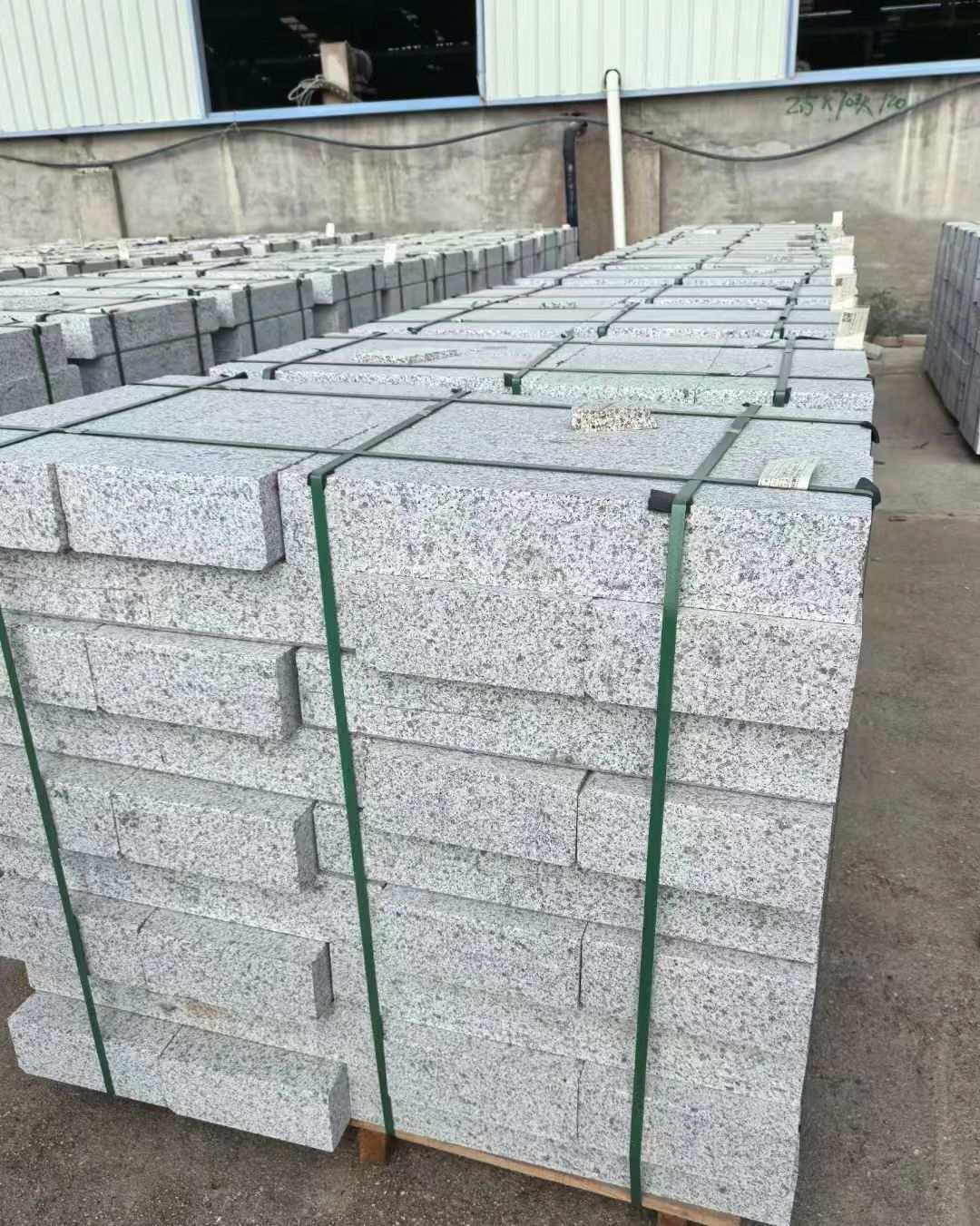 遂宁 白麻花岗岩路沿石，弧形路沿石，道牙石，马路牙子，界石，路缘石，平沿石，直岩石，平缘石等