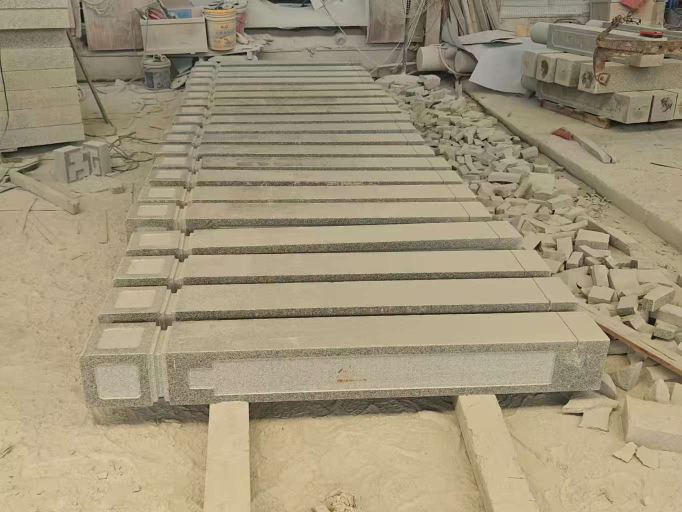 遂宁 芝麻白异形加工雕刻-栏杆大柱，方柱