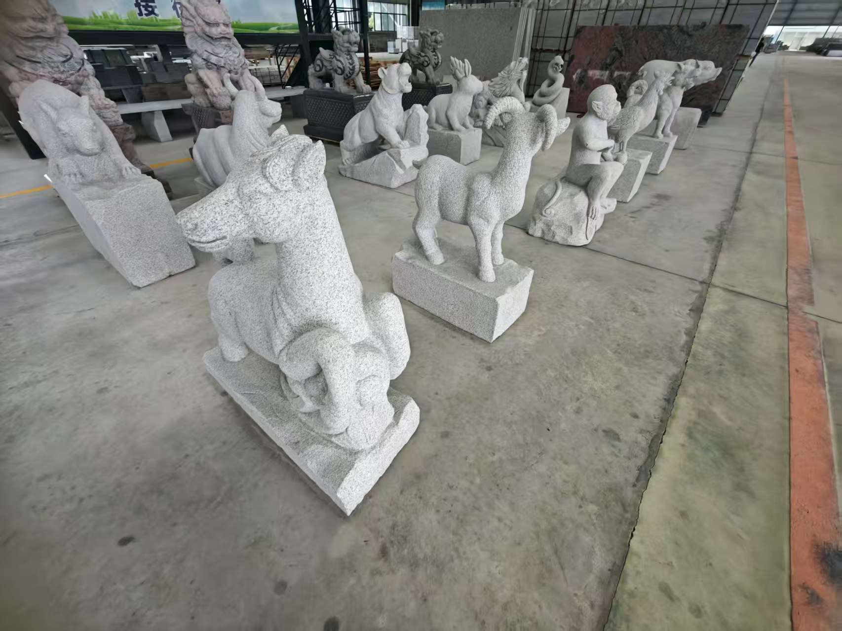 遂宁 芝麻白花岗岩造型立体雕刻——十二生肖