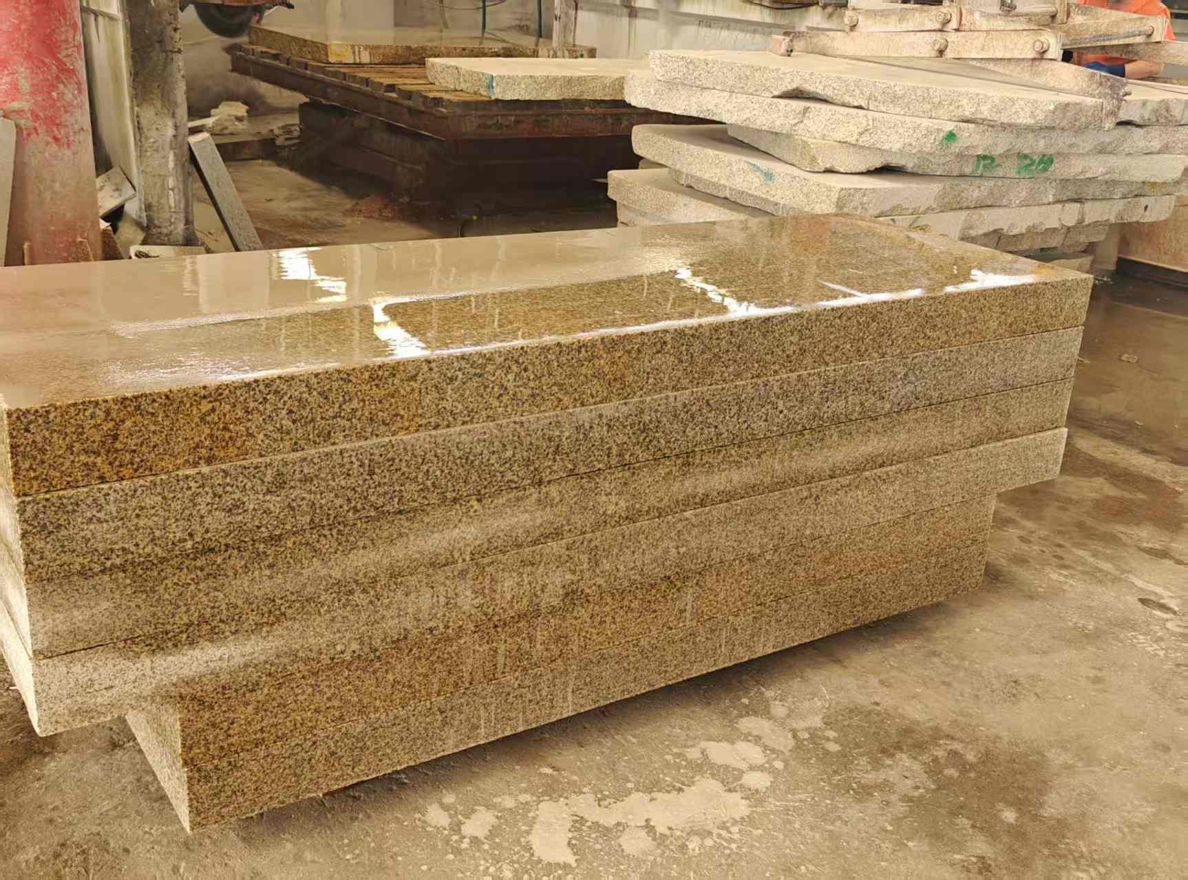 遂宁 黄金麻栏杆料半成品加工中